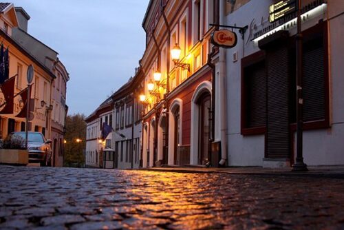 Vilniaus senamiesčio keliais (Vilnius, Lukiškių aikštė)